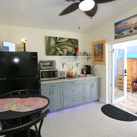 Fantasy Island Inn, Caters To Men Wilton Manors ภายนอก รูปภาพ